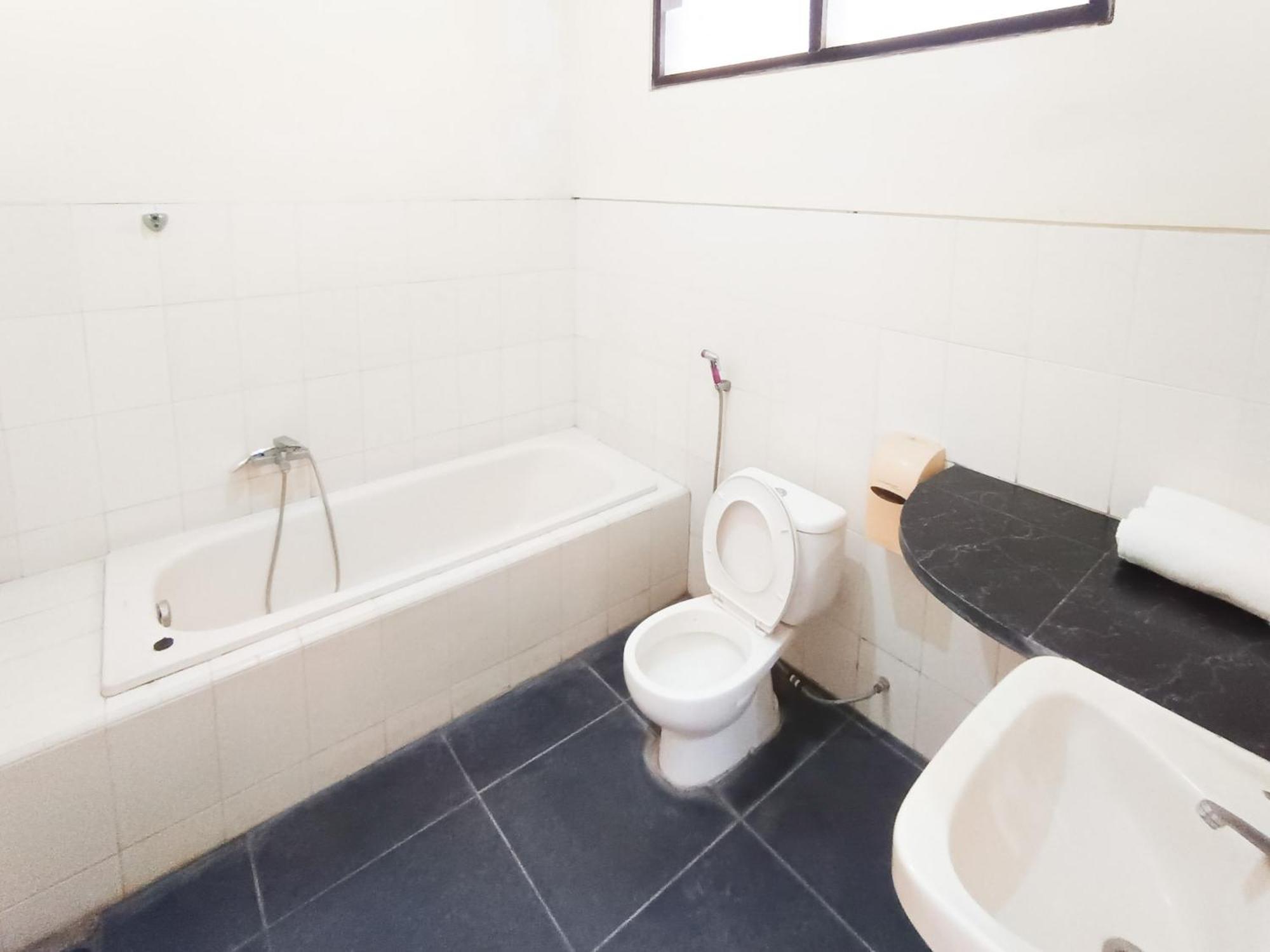 Hotel Gita Puri Redpartner Blitar Extérieur photo