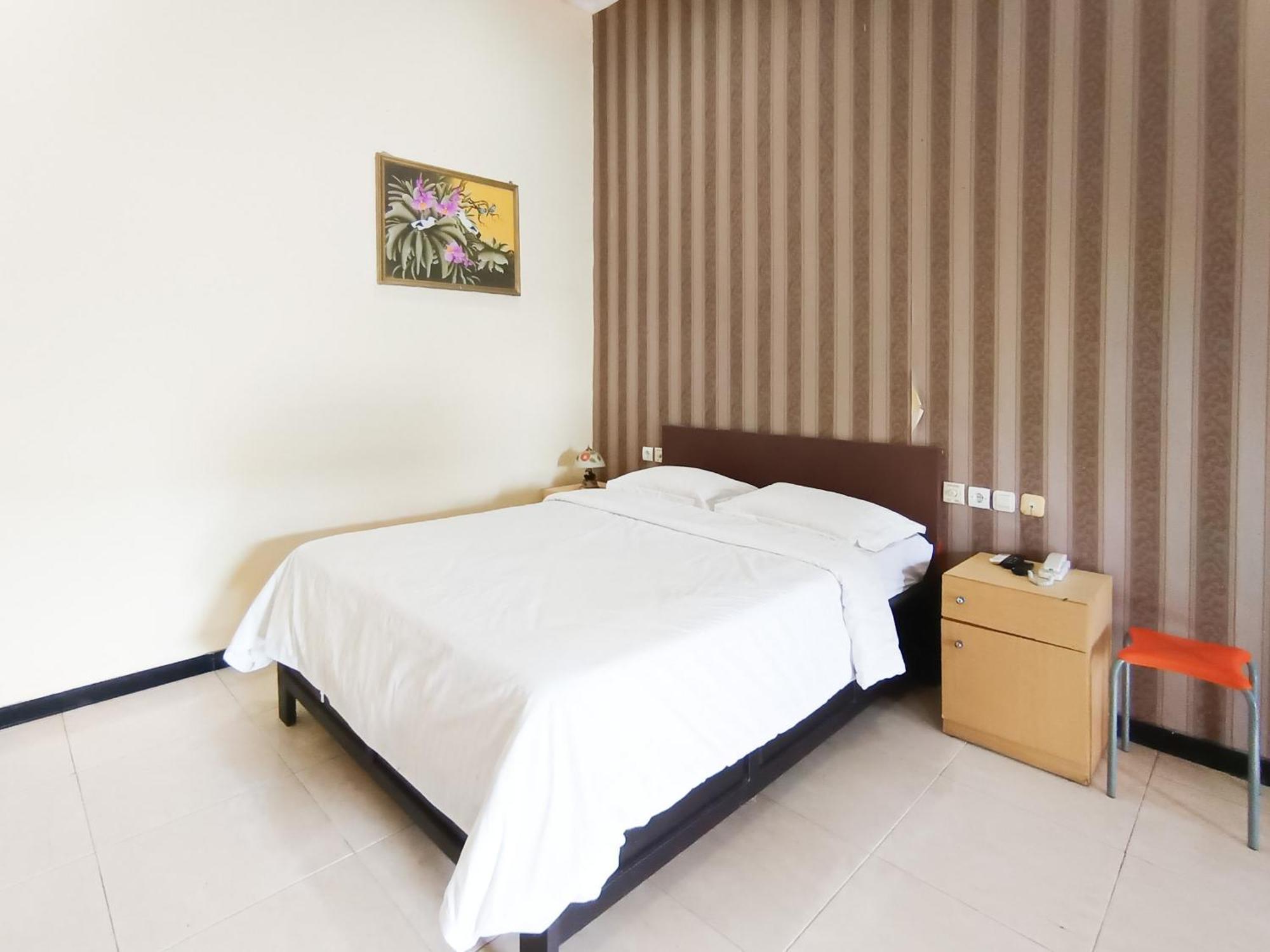 Hotel Gita Puri Redpartner Blitar Extérieur photo