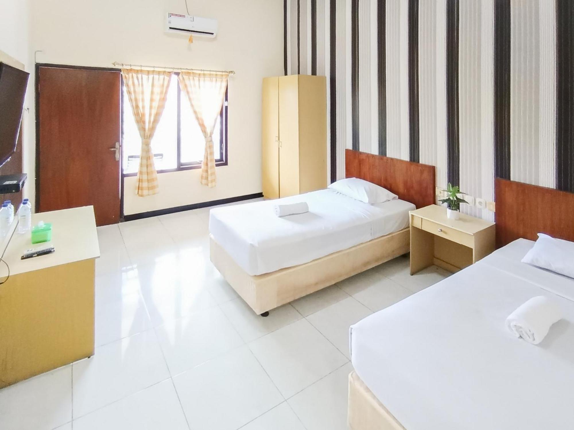 Hotel Gita Puri Redpartner Blitar Extérieur photo