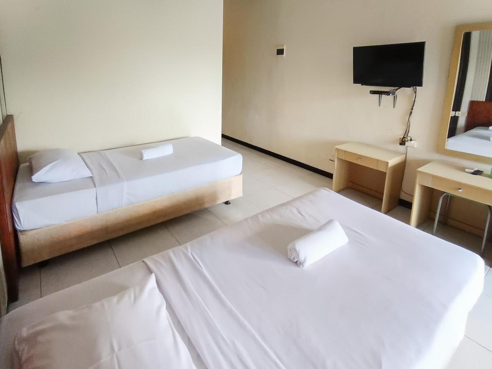 Hotel Gita Puri Redpartner Blitar Extérieur photo