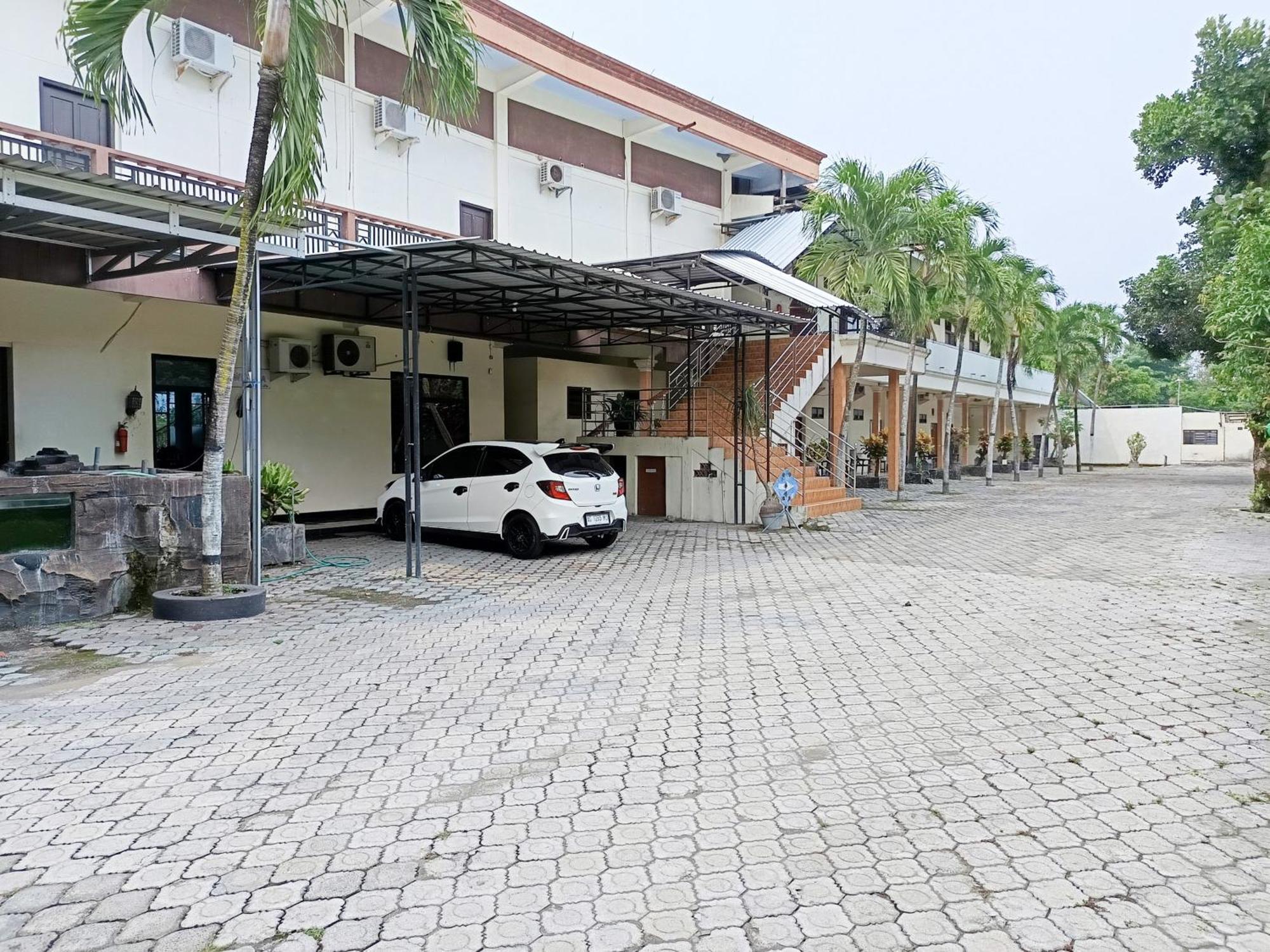 Hotel Gita Puri Redpartner Blitar Extérieur photo
